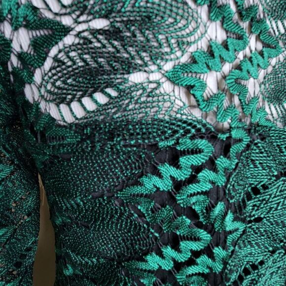 Gabby Skye Lace Overlay Three Quarter Sleeve Mini Dress Green Size 4 - Picture 3 of 10